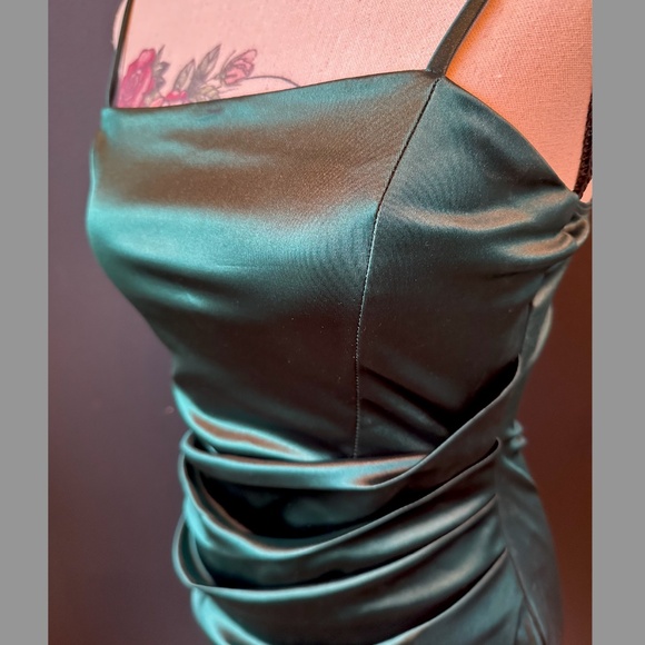 Windsor Emerald Green Ruched Asymmetric Bodycon Dress, Small - Picture 9 of 12